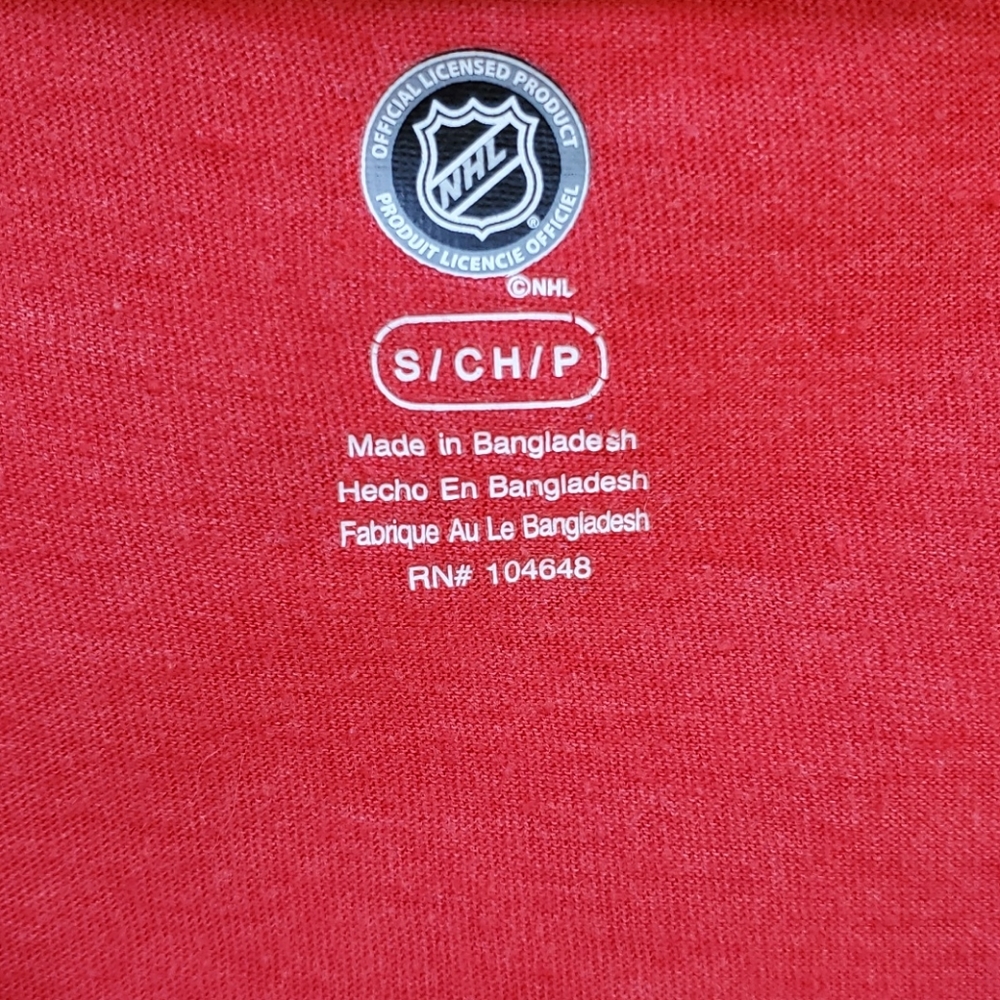 Red wings top - Picture 2 of 3